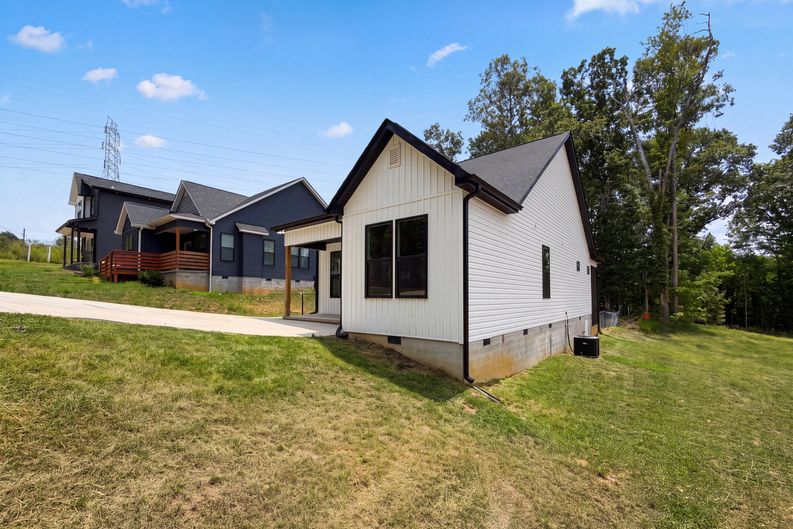 Photo 16 of 20 of 490 E 22nd St, Kannapolis, NC