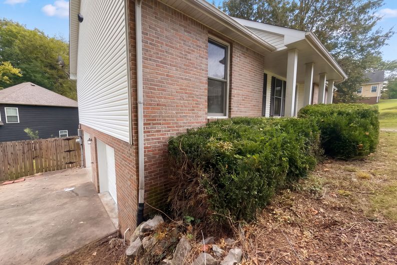 Photo 22 of 26 of 1201 Verkler Dr, Clarksville, TN