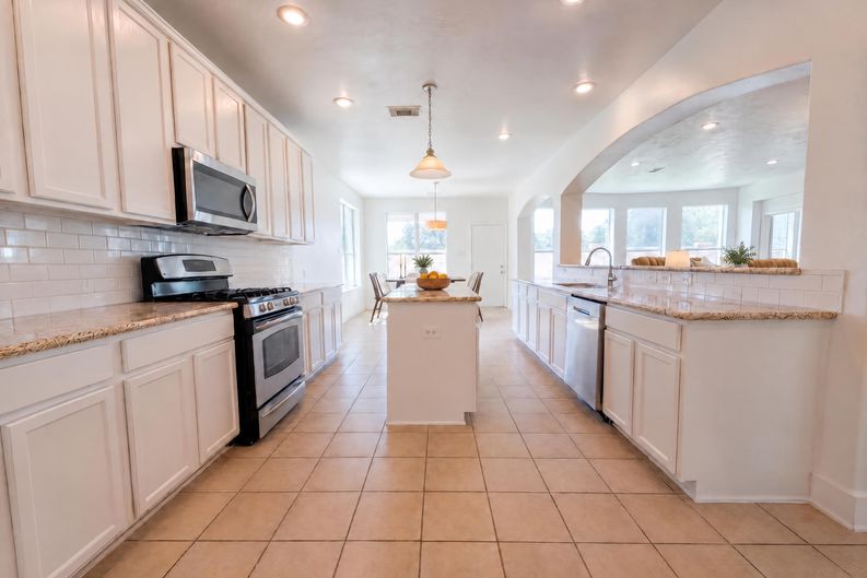Photo 3 of 43 of 7618 Crescent Lake Ct, Rosenberg, TX