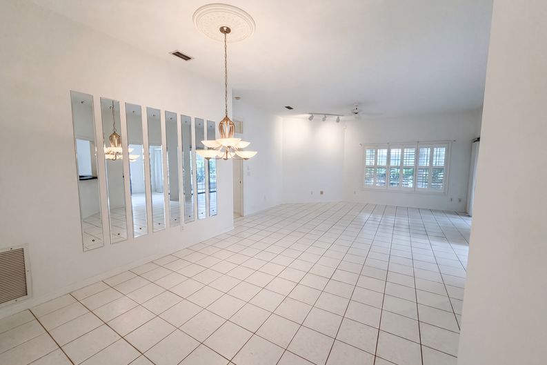 Photo 7 of 19 of 3319 Newbliss Cir, Ormond Beach, FL