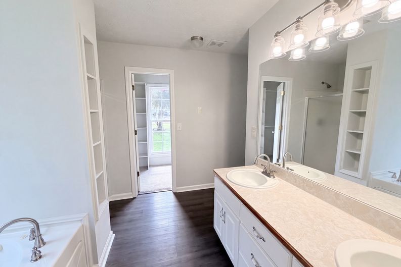 Photo 20 of 35 of 1396 Bramlett Forest Ct, Lawrenceville, GA