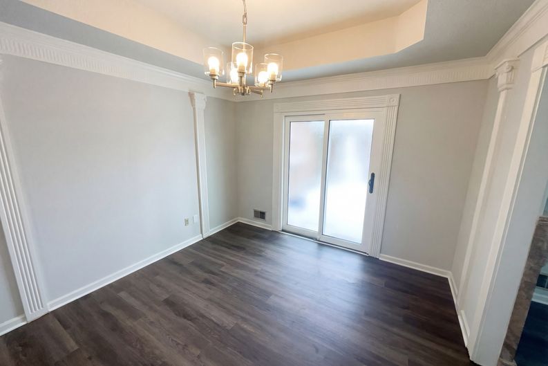 Photo 9 of 26 of 6811 Kingman Dr, Indianapolis, IN