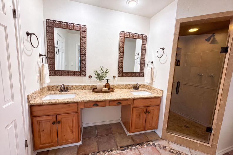 Photo 10 of 33 of 12309 Indian Mound Dr, Austin, TX