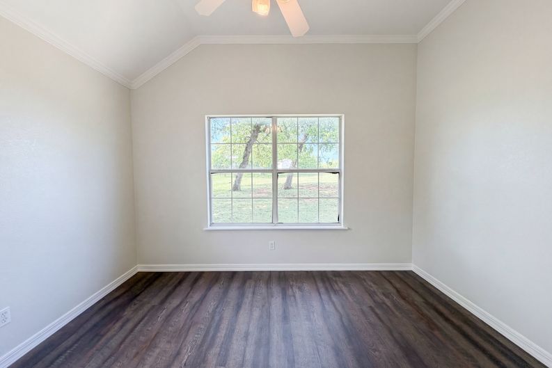 Photo 17 of 20 of 416 Fossil Rock Dr, Azle, TX