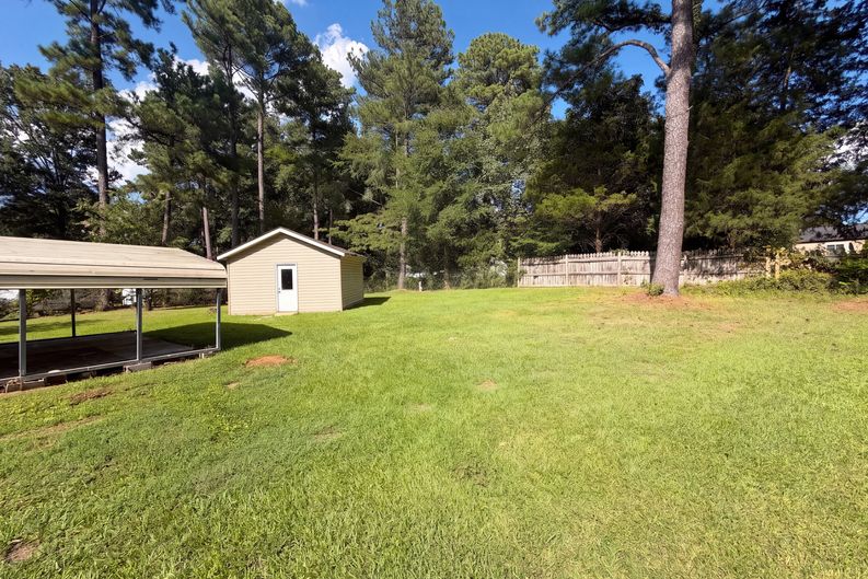 Photo 17 of 18 of 3618 Gustar Ct, Charlotte, NC