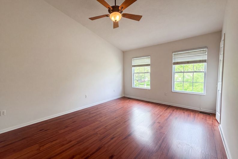 Photo 4 of 51 of 7966 Lazelle Woods Dr, Westerville, OH