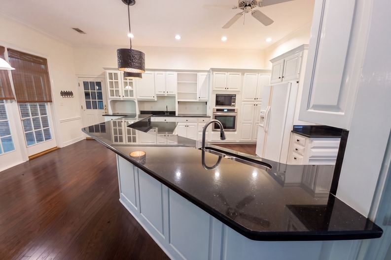 Photo 9 of 21 of 2109 Cumberland Ln, Albany, GA