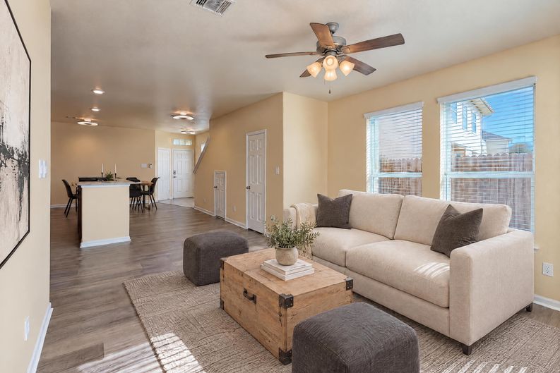 Photo 7 of 26 of 6516 Stoney Creek Dr, Pasadena, TX