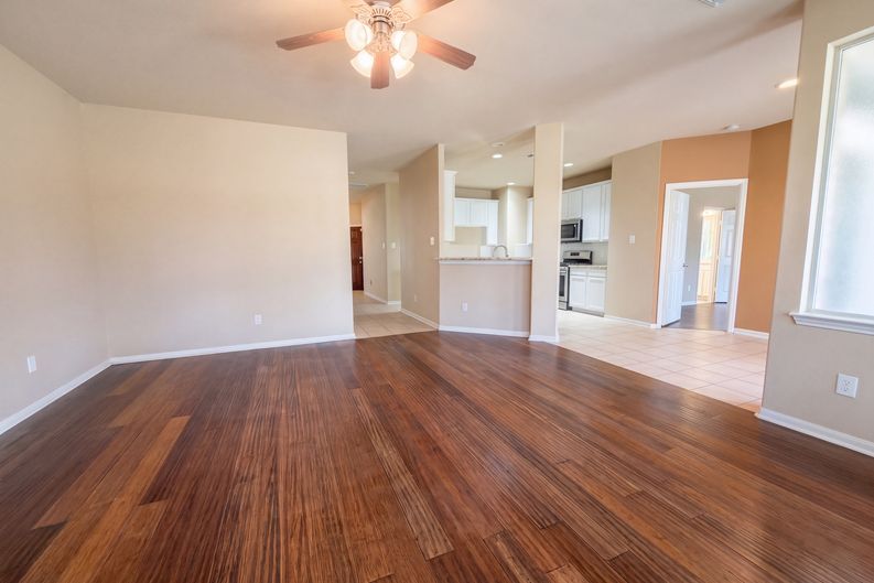 Photo 9 of 29 of 7002 Crockett Ridge Dr, Richmond, TX