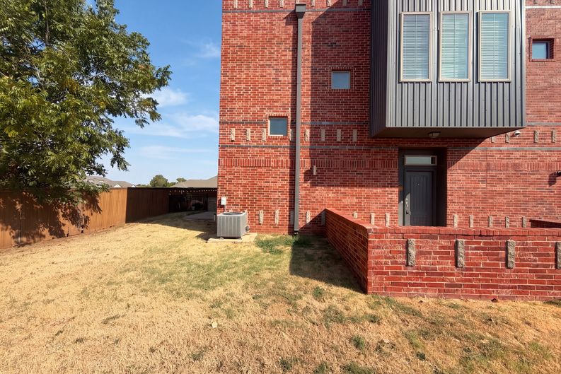 Photo 5 of 29 of 549 S Fretz Ave, Edmond, OK