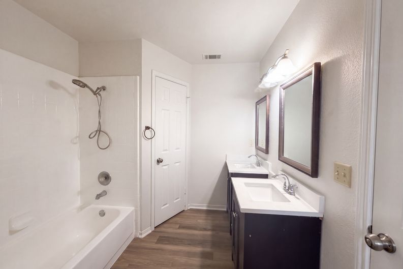 Photo 10 of 16 of 710 Brazos Dr, Temple, TX