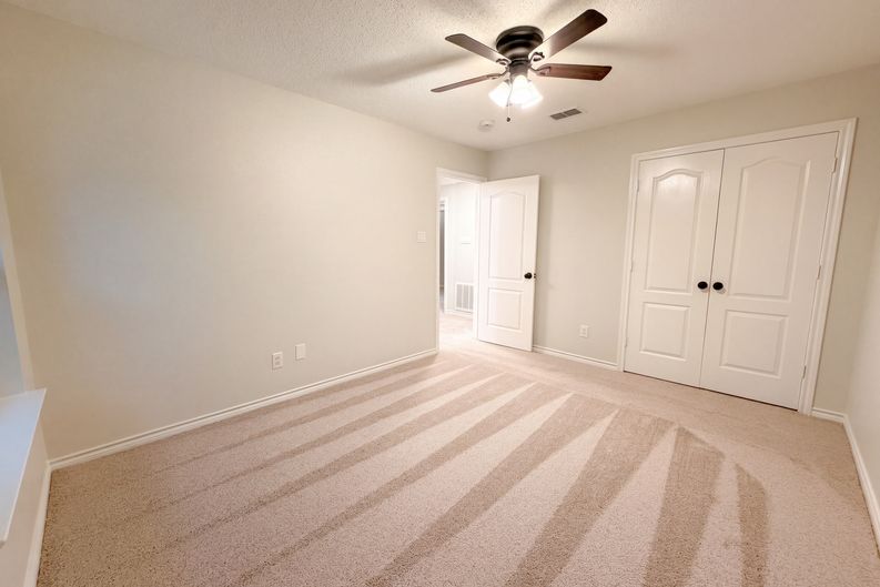 Photo 19 of 31 of 2228 Silverthorn Ln, Flower Mound, TX