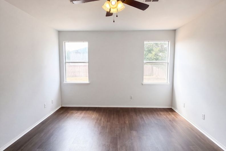 Photo 14 of 22 of 2220 Sumac Dr, Little Elm, TX