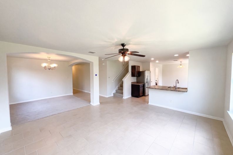 Photo 3 of 27 of 10247 Villa Del Lago, San Antonio, TX