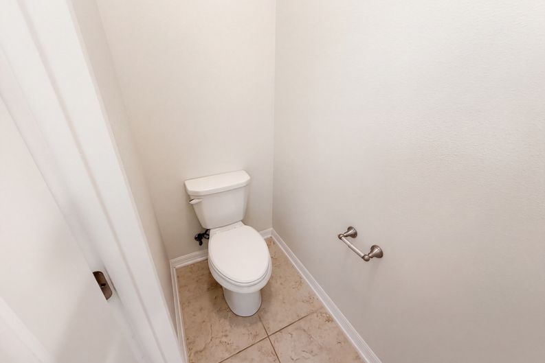 Photo 25 of 39 of 8231 Laureate Blvd, Orlando, FL