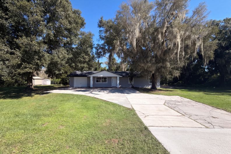 Photo 18 of 20 of 425 W Daughtery Rd, Lakeland, FL
