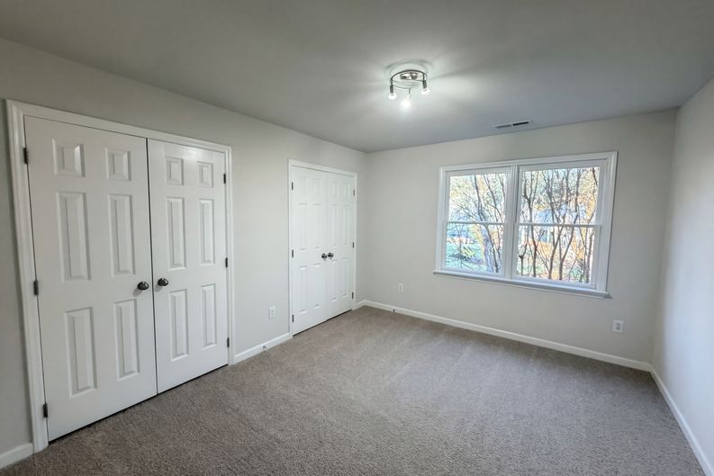Photo 4 of 18 of 729 E Ivy Valley Dr, Fuquay Varina, NC