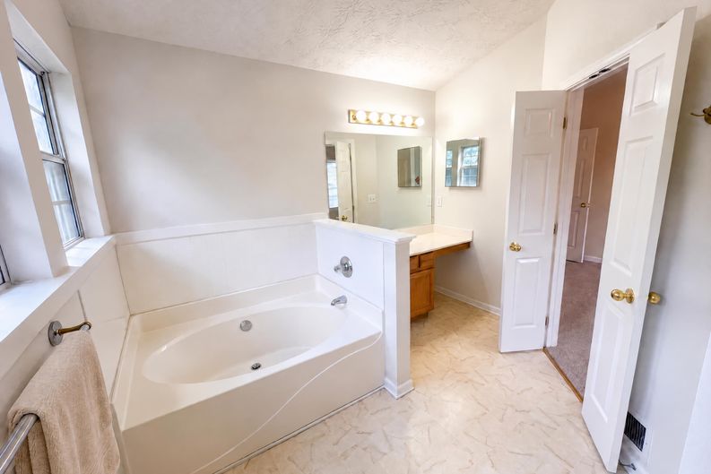Photo 11 of 60 of 2492 Halcyon Way, Lawrenceville, GA
