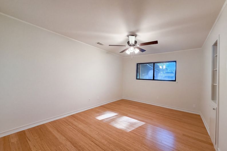 Photo 4 of 19 of 607 Turtle Creek Dr, Greenville, TX