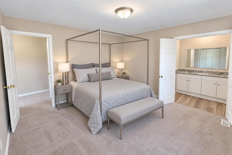 Photo 9 of 22 of 8355 Knights Bridge Rd, Charlotte, NC