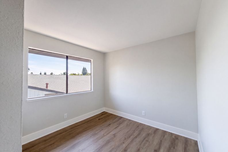 Photo 16 of 46 of 6005 La Castana Way, Sacramento, CA