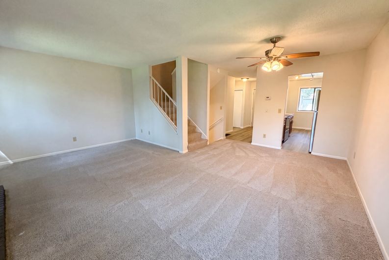 Photo 8 of 30 of 201 Bridlewood Dr, St. Paul, MN