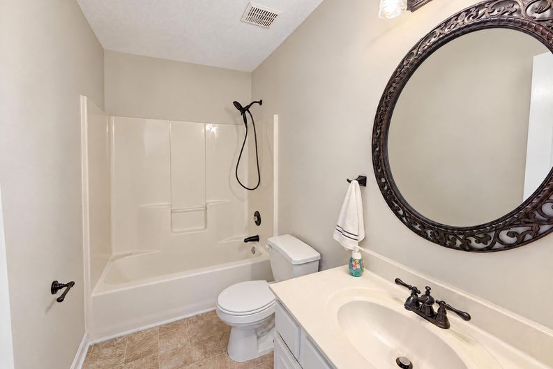 Photo 15 of 22 of 3512 Braden Dr, Charlotte, NC