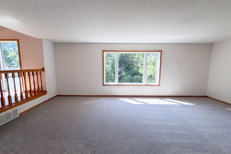 Photo 11 of 34 of 8763 Autumn Oaks Dr, Rockford, MN
