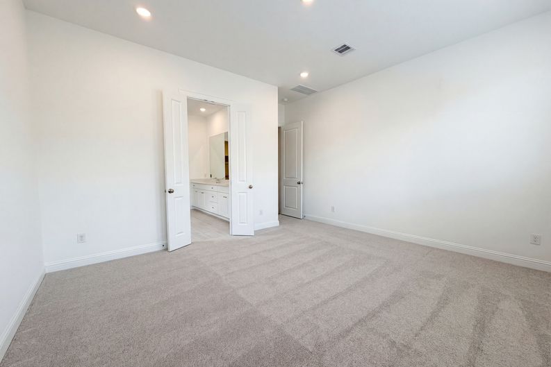 Photo 4 of 21 of 7939 Coastal Prairie Ct, Porter, TX