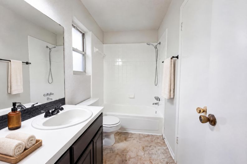 Photo 6 of 18 of 203 W Hogan Dr, Copperas Cove, TX