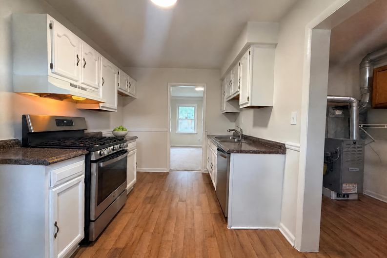 Photo 8 of 40 of 24346 Lehigh St, Dearborn Heights, MI
