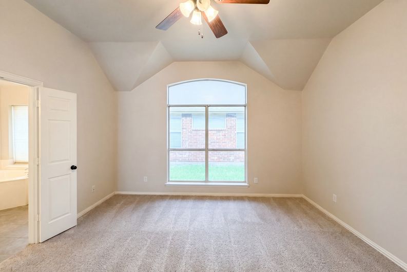 Photo 11 of 17 of 1441 Forest Oaks Ct, Frisco, TX