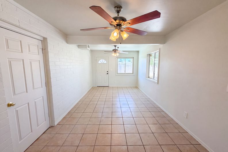 Photo 6 of 22 of 2027 W Corrine Dr, Phoenix, AZ
