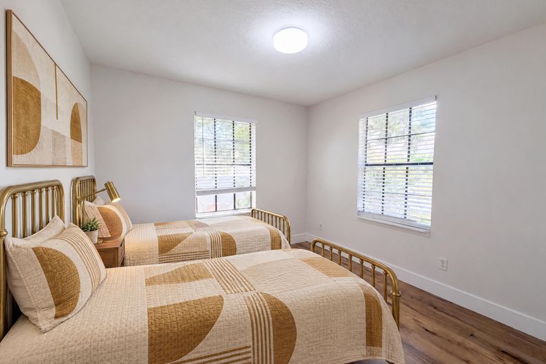 Photo 4 of 26 of 7405 S Desoto St, Tampa, FL