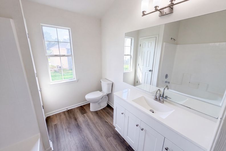 Photo 14 of 20 of 1088 Meadow Glen Cir, Fairburn, GA