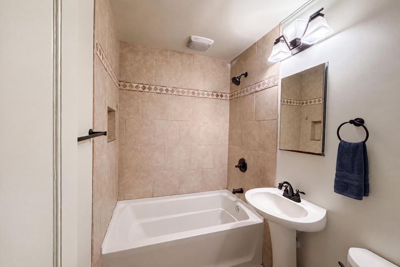 Photo 11 of 13 of 11615 W 68th St, Shawnee, KS