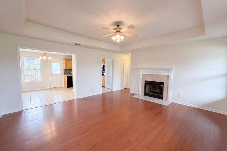 Photo 3 of 22 of 8018 Valencia Dr, Smyrna, TN