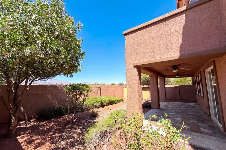 Photo 6 of 27 of 4220 Iris Pearl Ave, North Las Vegas, NV