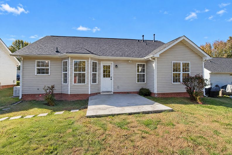 Photo 5 of 16 of 7018 Rumple Rd, Charlotte, NC