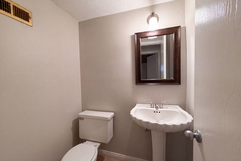 Photo 16 of 22 of 5569 Partridge Cir, West Chester, OH
