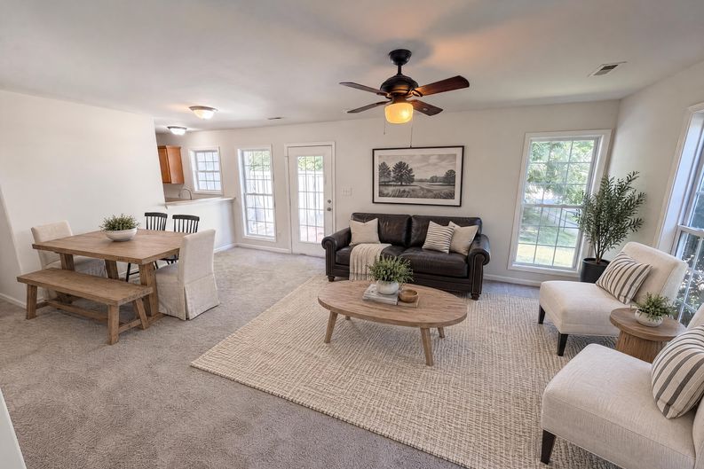 Photo 5 of 21 of 9514 Littleleaf Dr, Charlotte, NC