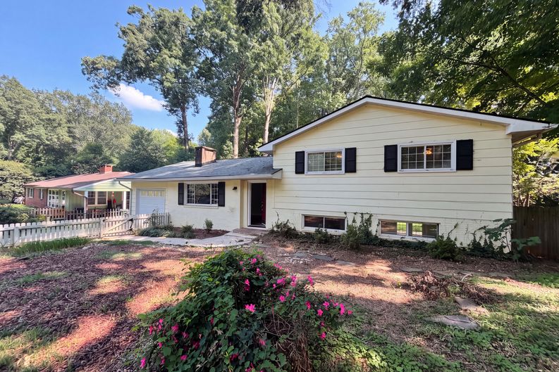 Photo 14 of 17 of 810 Beaver Dam Rd, Raleigh, NC