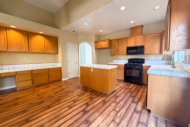 Photo 36 of 44 of 5344 Swindon Rd, Rocklin, CA