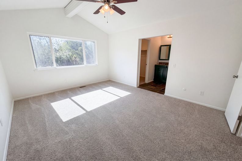 Photo 15 of 40 of 10330 E Weaver Pl, Englewood, CO