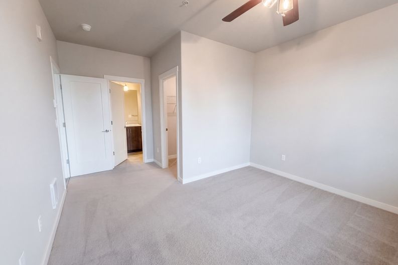 Photo 4 of 18 of 16417 NW Chadwick Way, Portland, OR