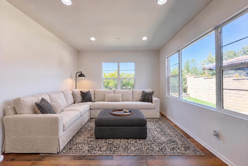 Photo 23 of 31 of 21981 Propello Dr, Santa Clarita, CA