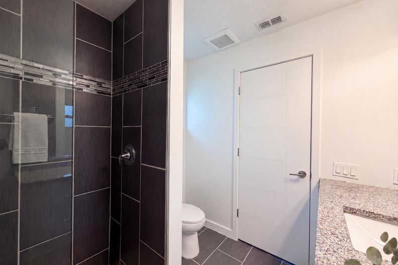 Photo 17 of 22 of 2840 S Shade Ave, Sarasota, FL