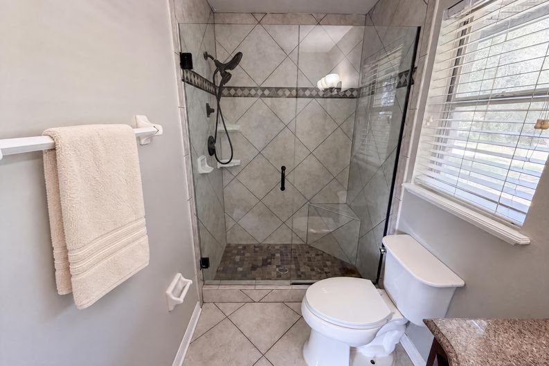 Photo 20 of 29 of 17802 Jefferson St, Oakland, FL