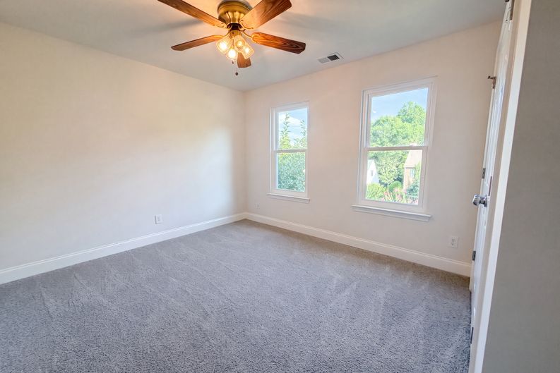 Photo 11 of 17 of 110 Lyman Oak Ct, Fort Mill, SC