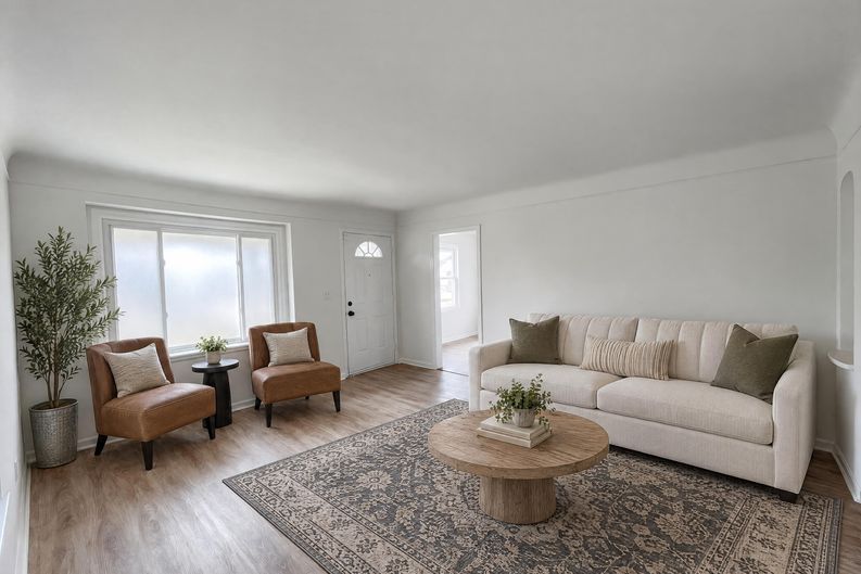 Photo 3 of 16 of 24610 Parklawn St, Oak Park, MI